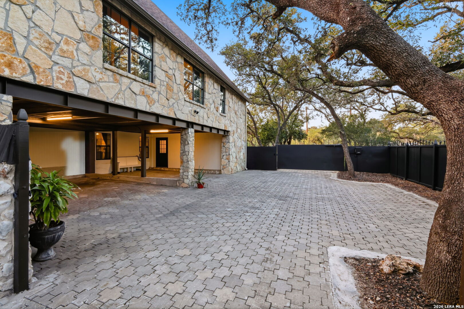232 Meadowbrook Drive Hollywood Park TX 78232