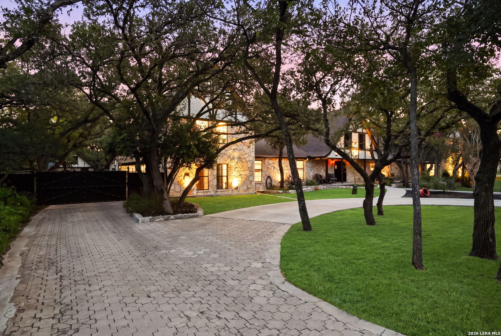 232 Meadowbrook Drive Hollywood Park TX 78232