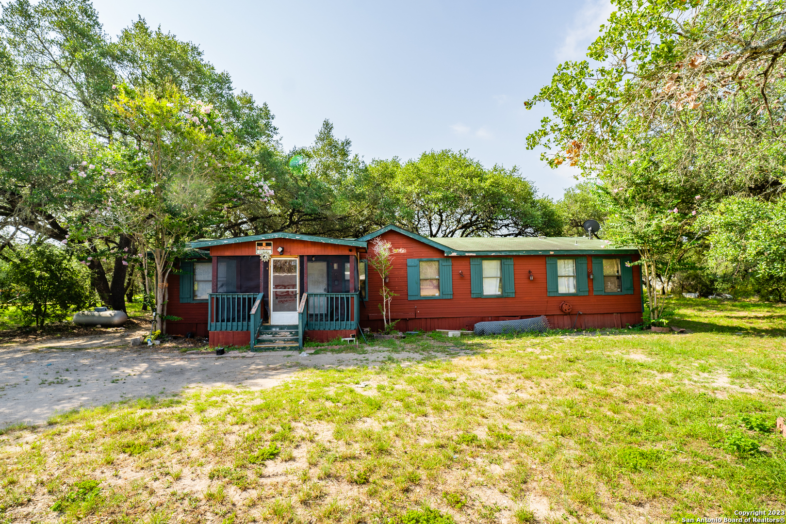 302 Crosscreek Drive Floresville TX 78114