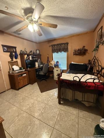 277 Justo Garza Carrizo Springs TX 78834