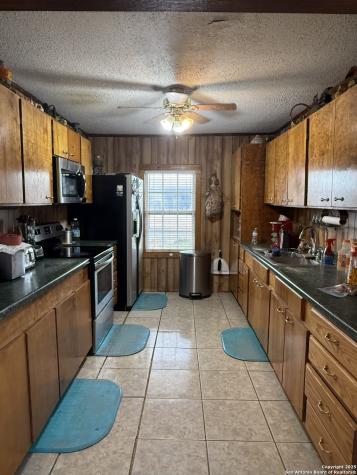 277 Justo Garza Carrizo Springs TX 78834