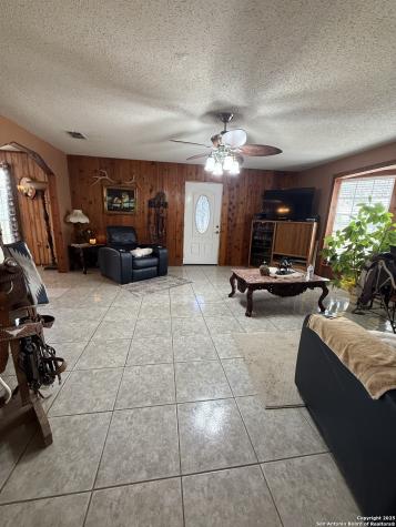 277 Justo Garza Carrizo Springs TX 78834