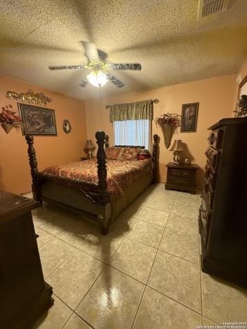 277 Justo Garza Carrizo Springs TX 78834