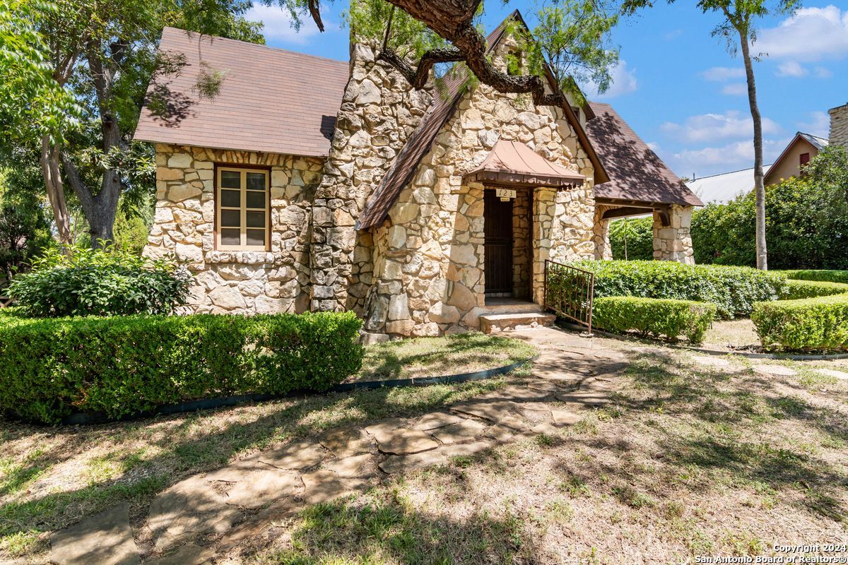 123 W Lullwood Avenue San Antonio TX 78212