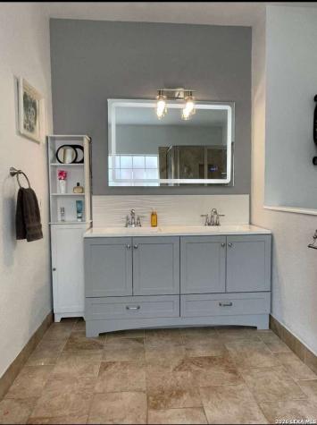9322 Camino Venado Helotes TX 78023