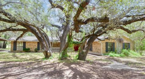 107 Post Oak Floresville TX 78114