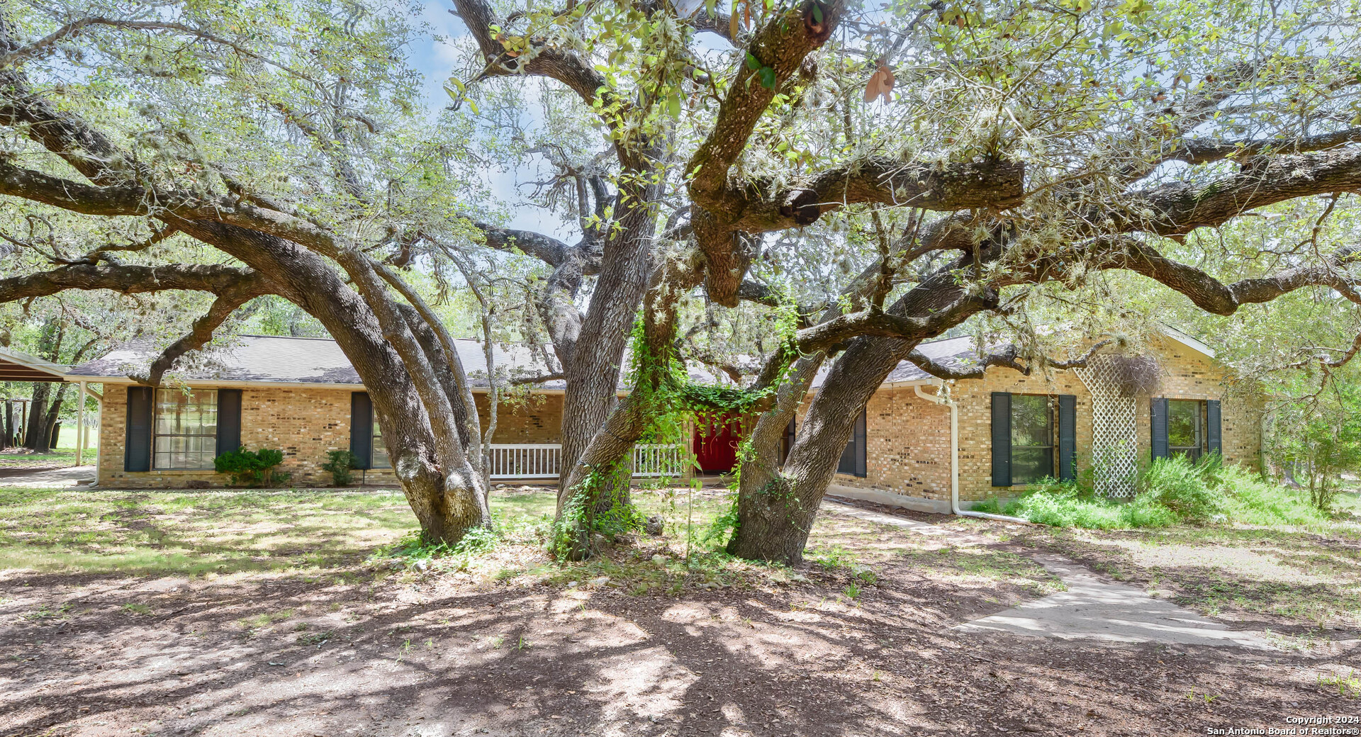 107 Post Oak Floresville TX 78114