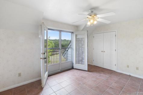 369 Deer Valley Bandera TX 78003