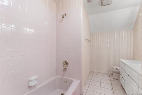 369 Deer Valley Bandera TX 78003