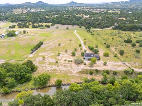 369 Deer Valley Bandera TX 78003