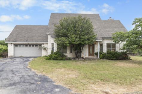 369 Deer Valley Bandera TX 78003