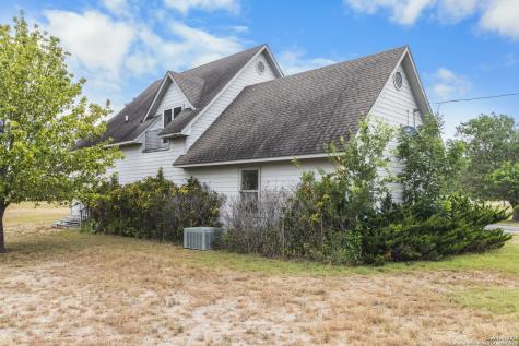 369 Deer Valley Bandera TX 78003