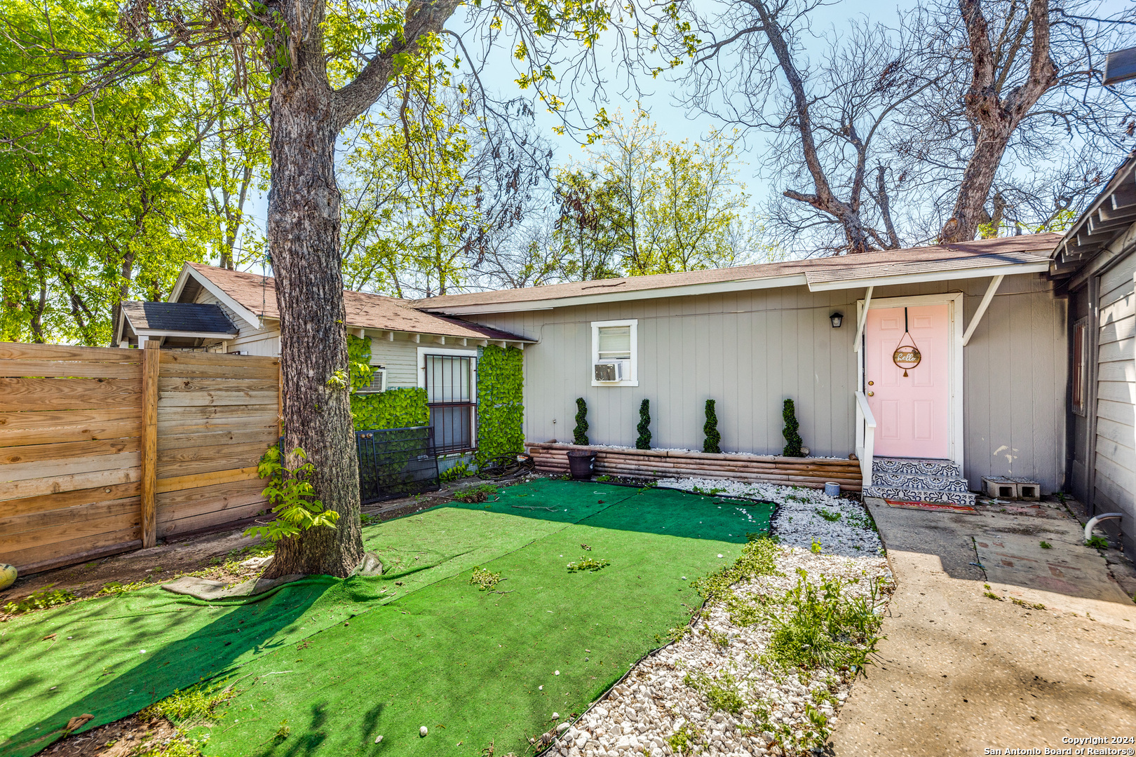 1002 Lee Hall San Antonio TX 78201