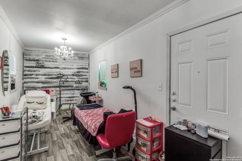 1002 Lee Hall San Antonio TX 78201