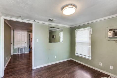 1002 Lee Hall San Antonio TX 78201