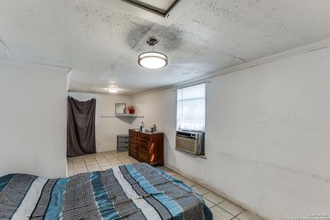 1002 Lee Hall San Antonio TX 78201