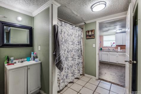 1002 Lee Hall San Antonio TX 78201