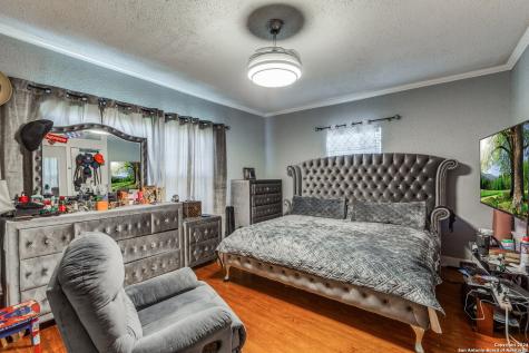 1002 Lee Hall San Antonio TX 78201