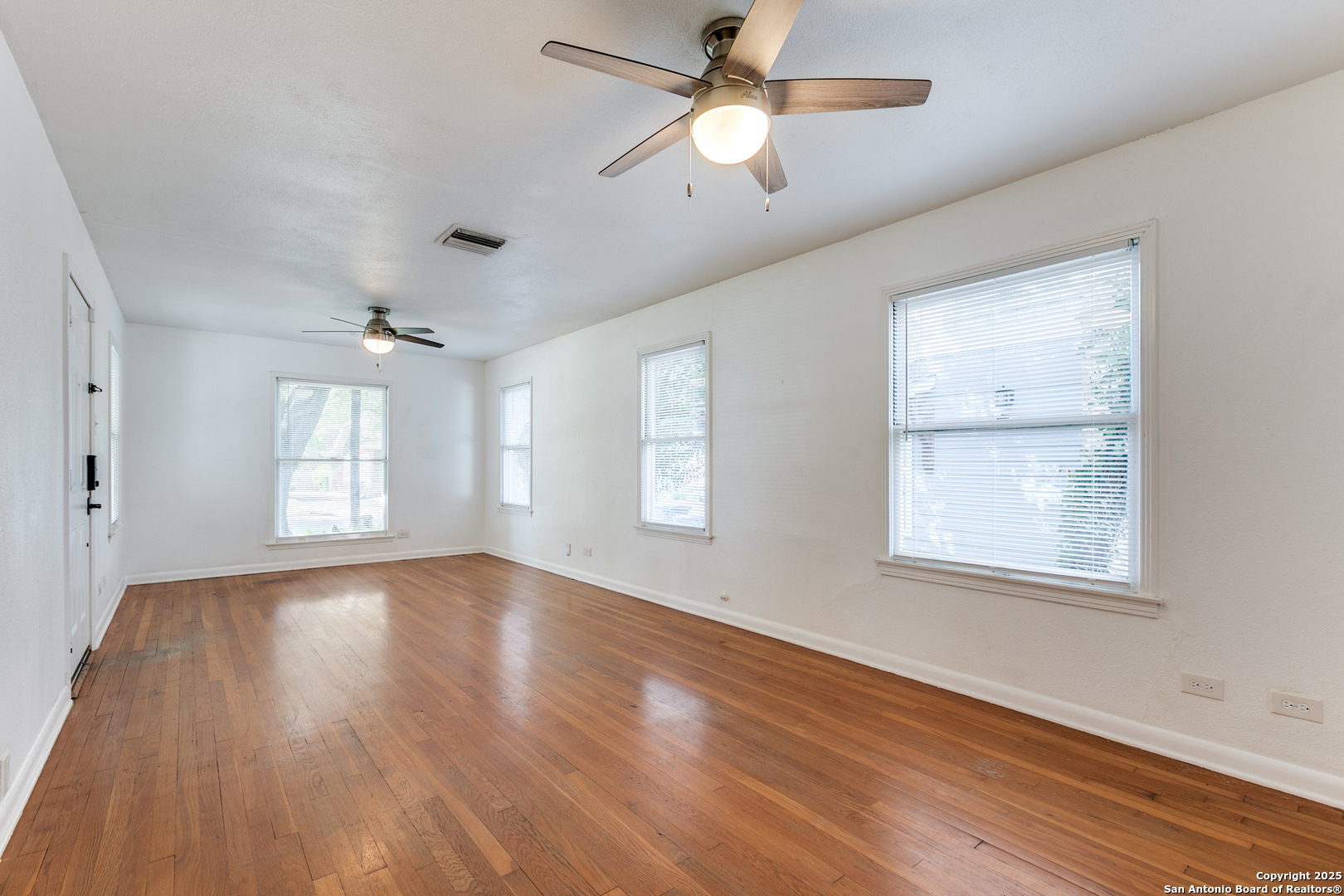 217 Corona Alamo Heights TX 78209