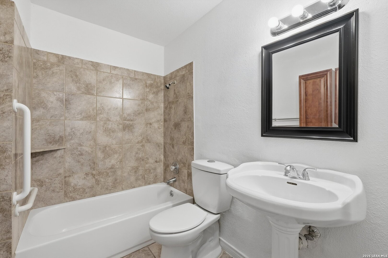 9835 Spruce Ridge Drive Converse TX 78109