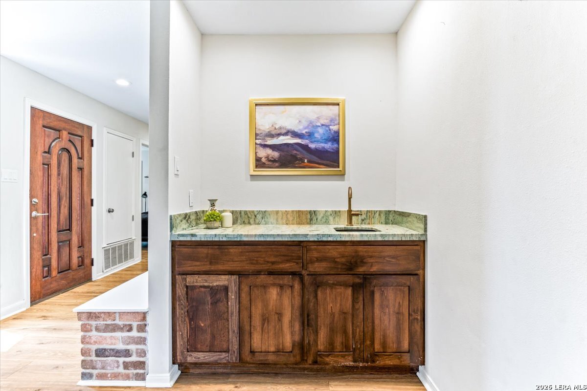 1715 Encino Crest San Antonio TX 78259