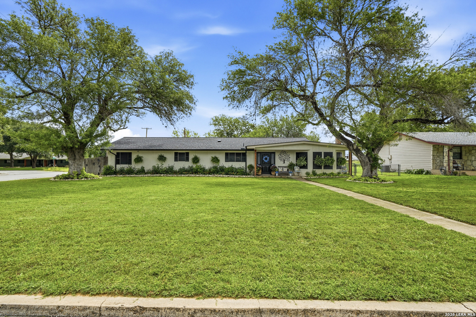 910 Oakridge Pleasanton TX 78064