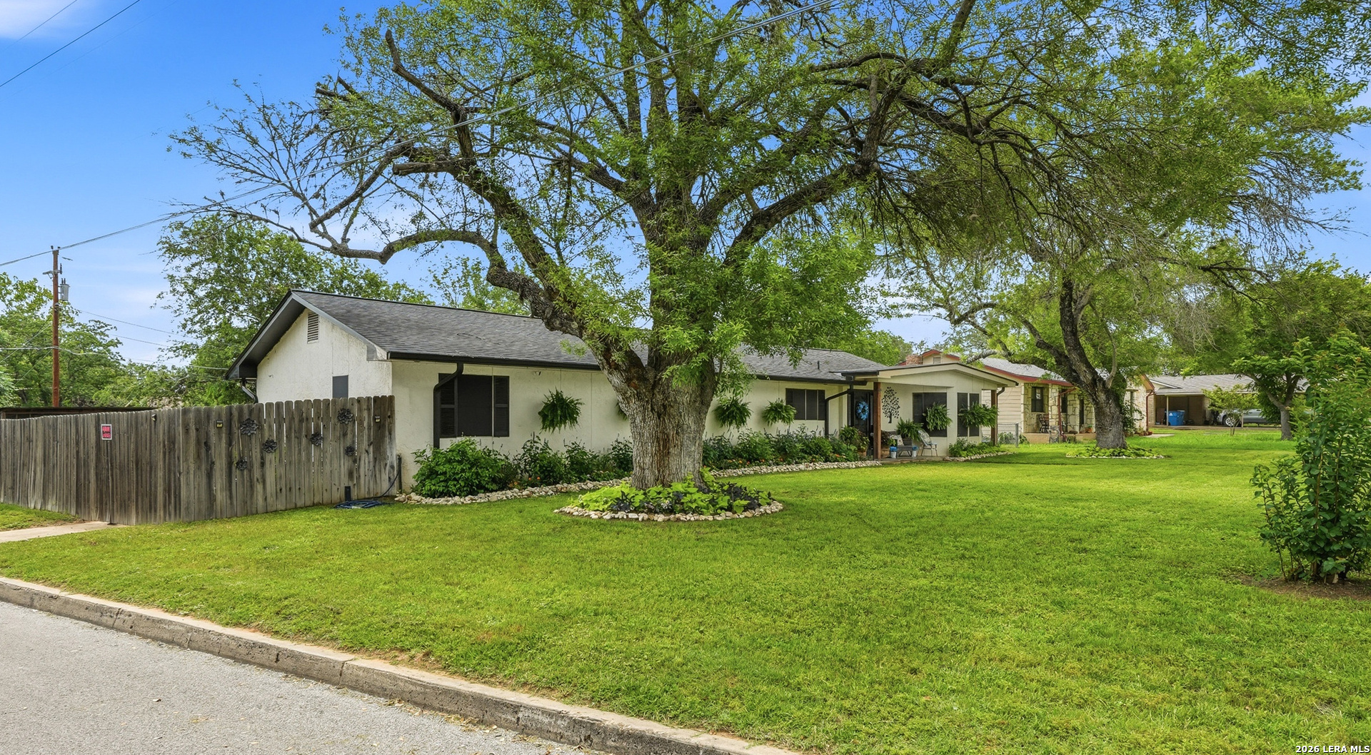 910 Oakridge Pleasanton TX 78064