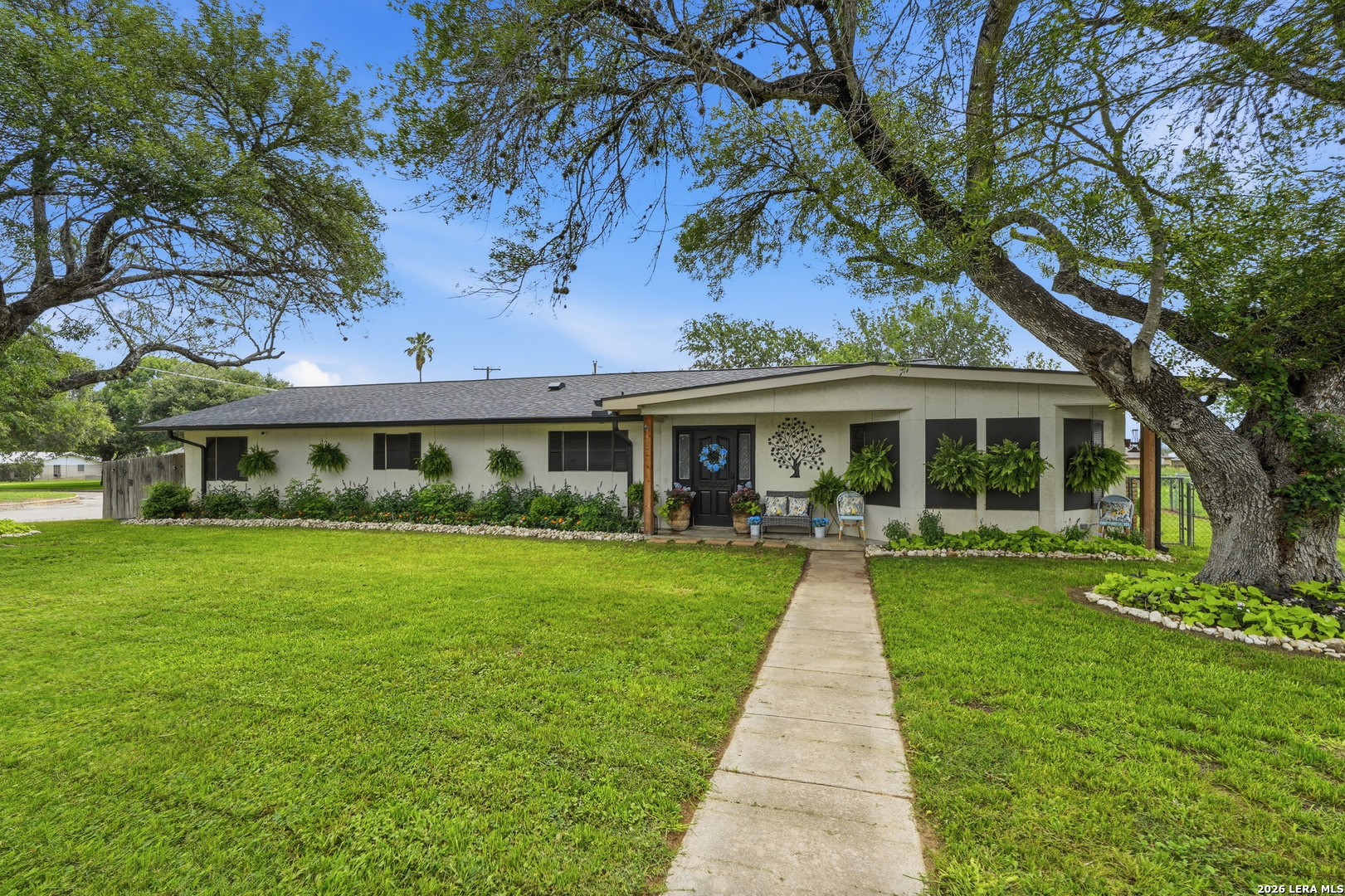 910 Oakridge Pleasanton TX 78064