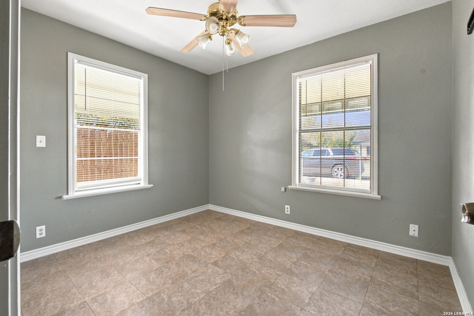 216 N Tom Poth TX 78147
