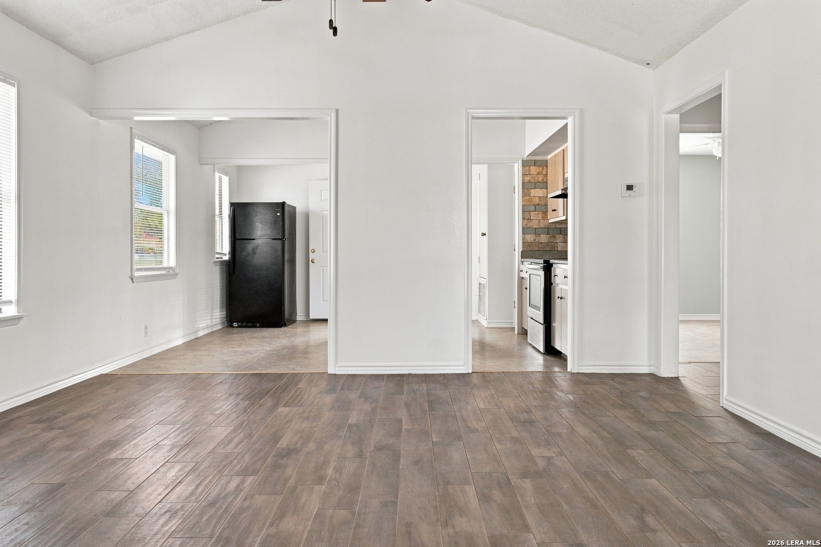 216 N Tom Poth TX 78147