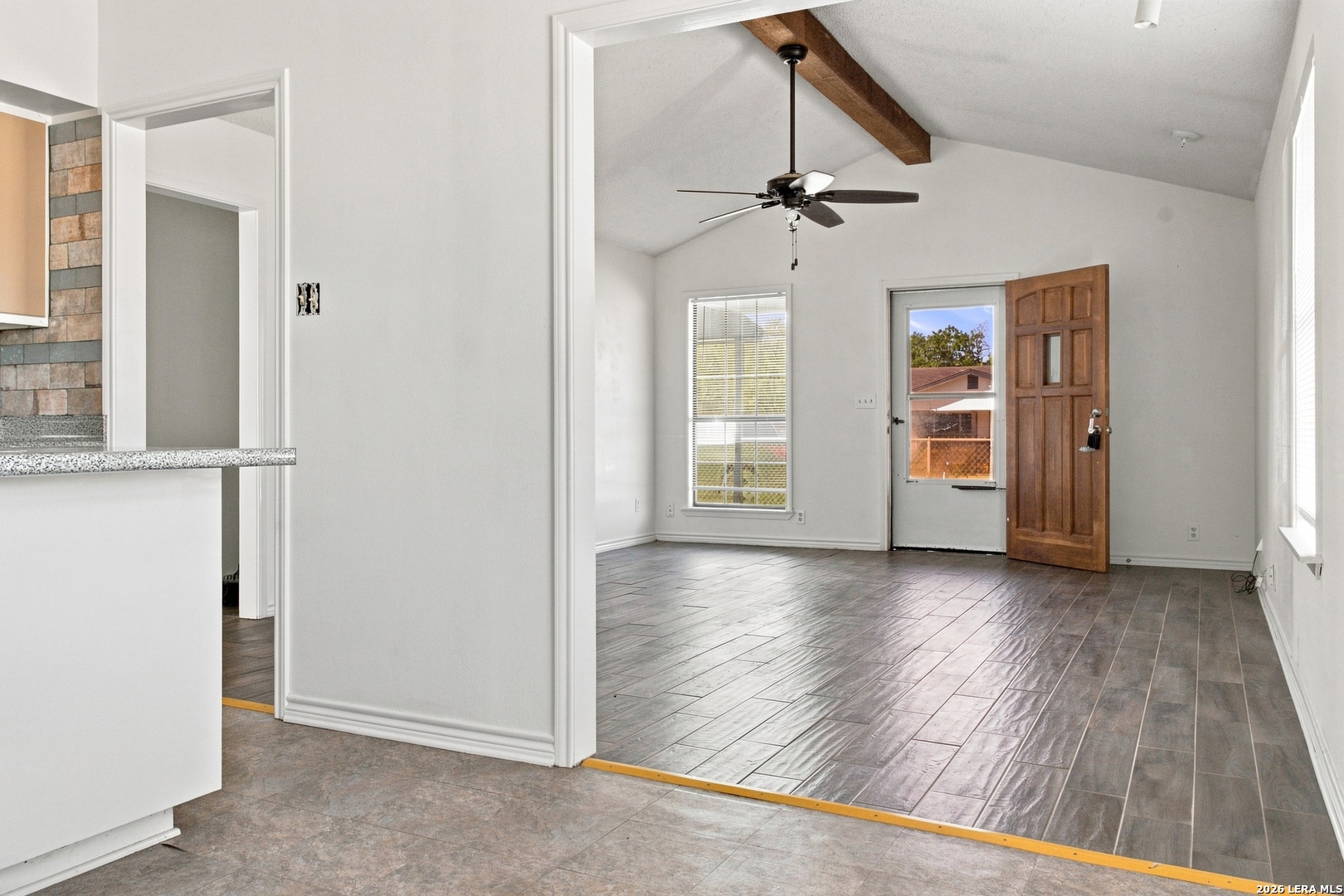 216 N Tom Poth TX 78147