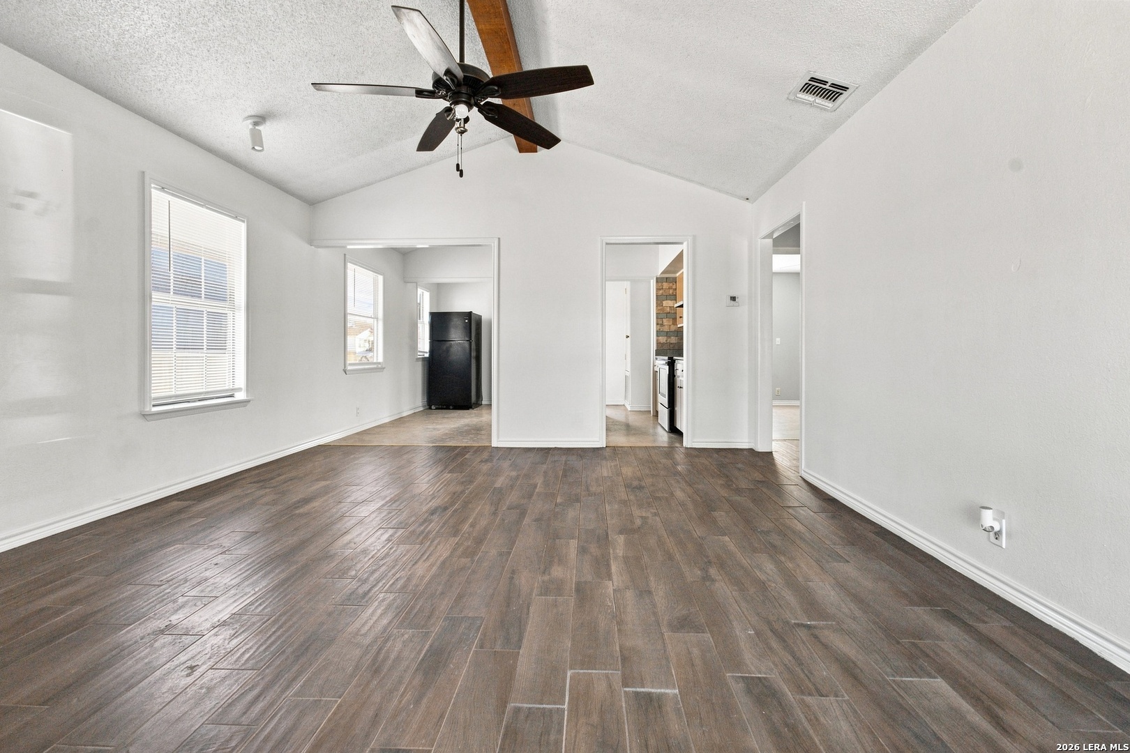 216 N Tom Poth TX 78147