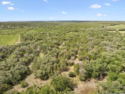 547 County Road 3401 Hondo TX 78861