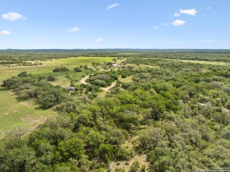 547 County Road 3401 Hondo TX 78861