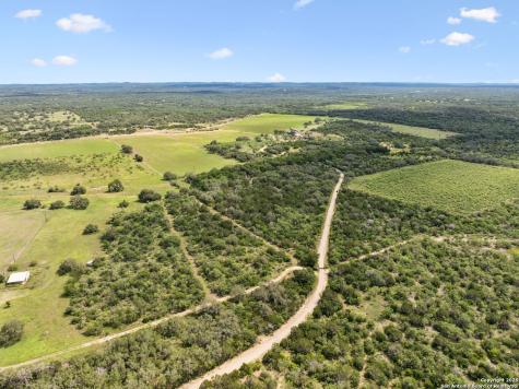 547 County Road 3401 Hondo TX 78861