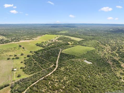 547 County Road 3401 Hondo TX 78861