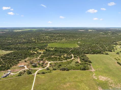 547 County Road 3401 Hondo TX 78861