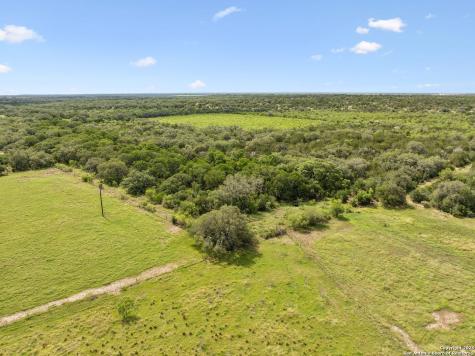547 County Road 3401 Hondo TX 78861