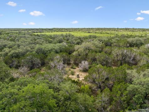 547 County Road 3401 Hondo TX 78861