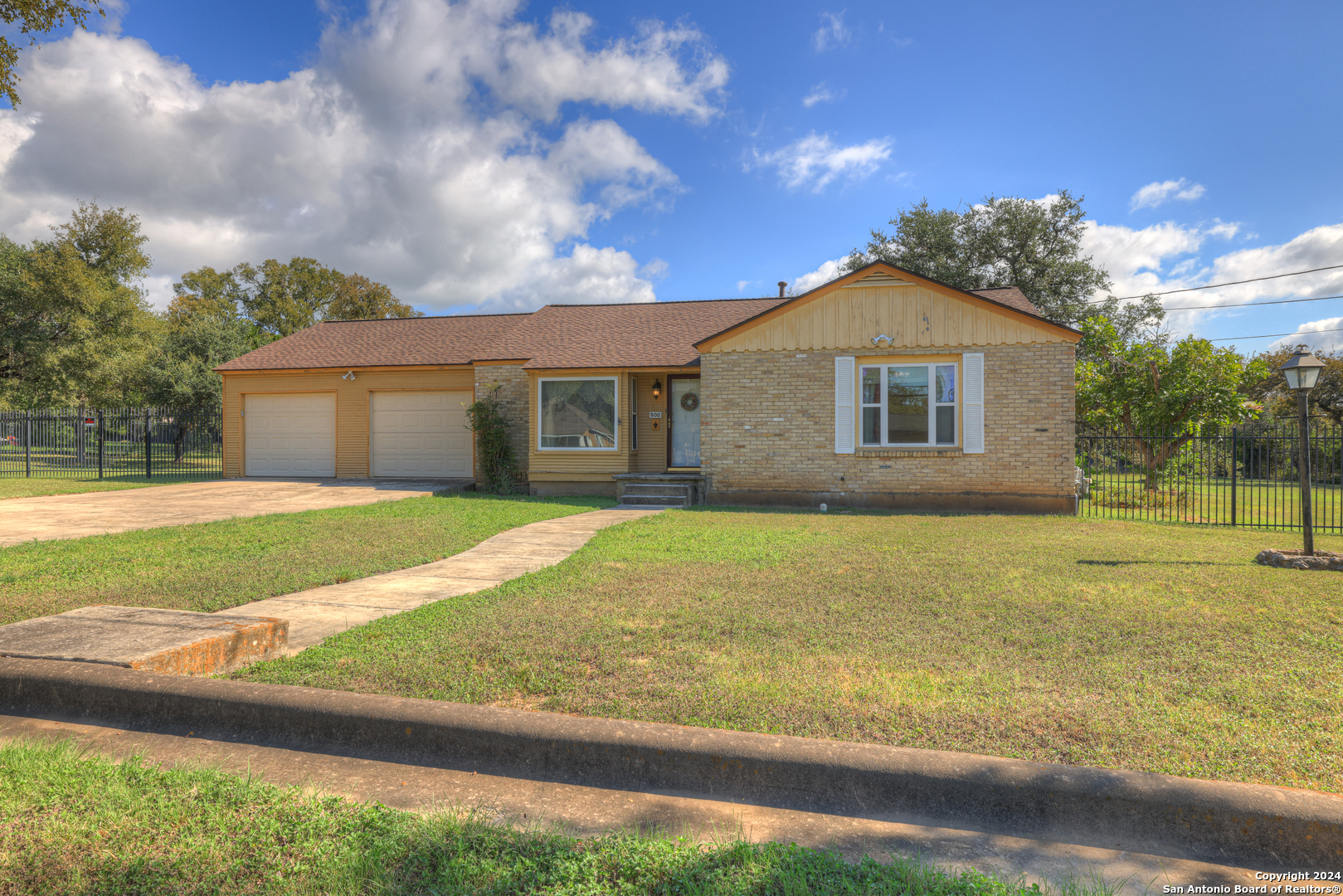 800 N Bishop San Marcos TX 78666