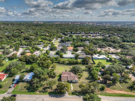 800 N Bishop San Marcos TX 78666