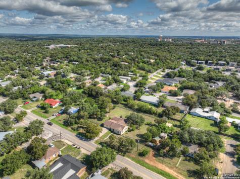 800 N Bishop San Marcos TX 78666