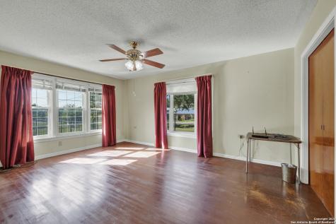 800 N Bishop San Marcos TX 78666