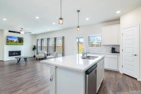 1744 Kneupper Farm New Braunfels TX 78132