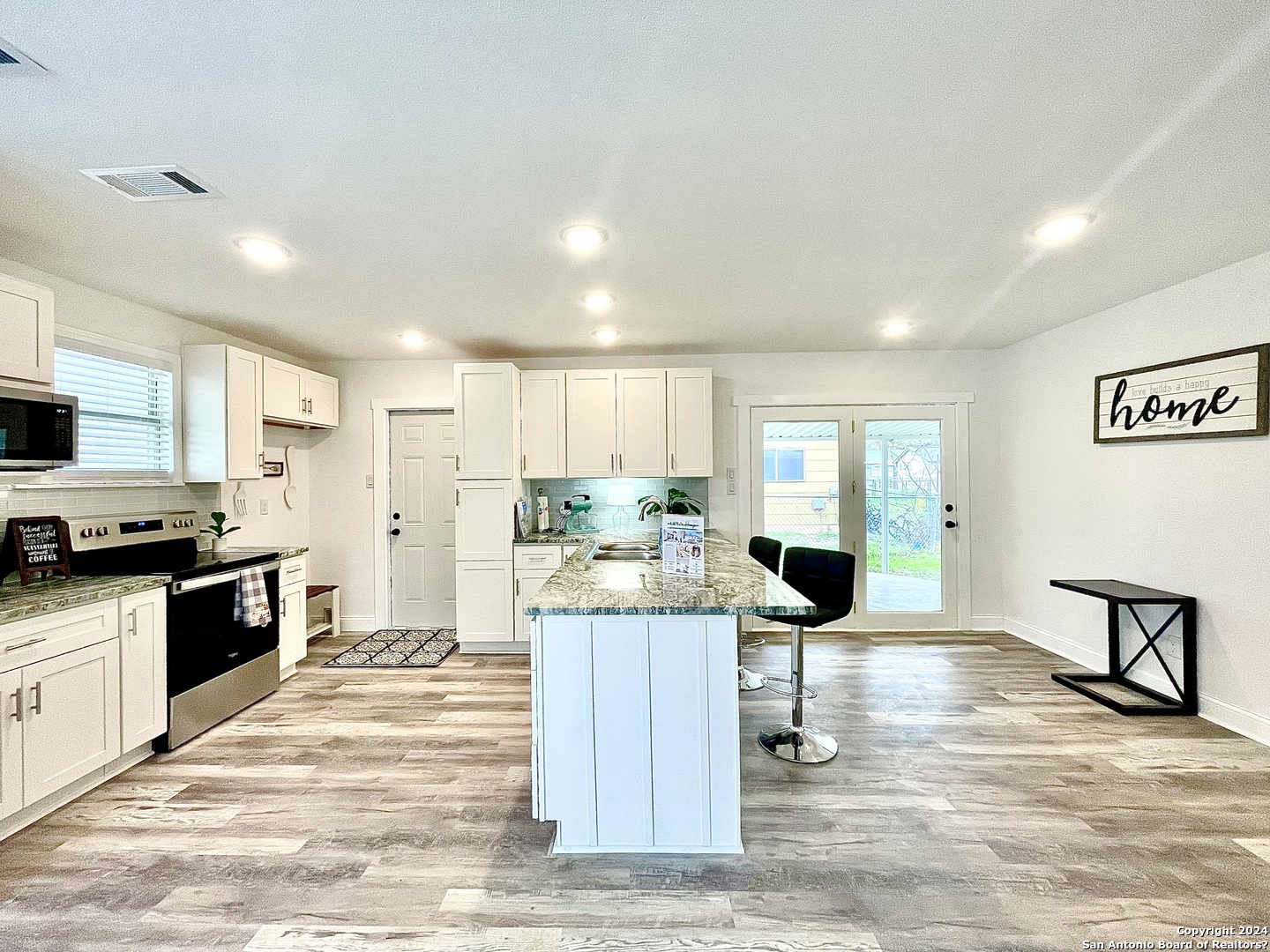 215 River Road Schertz TX 78154