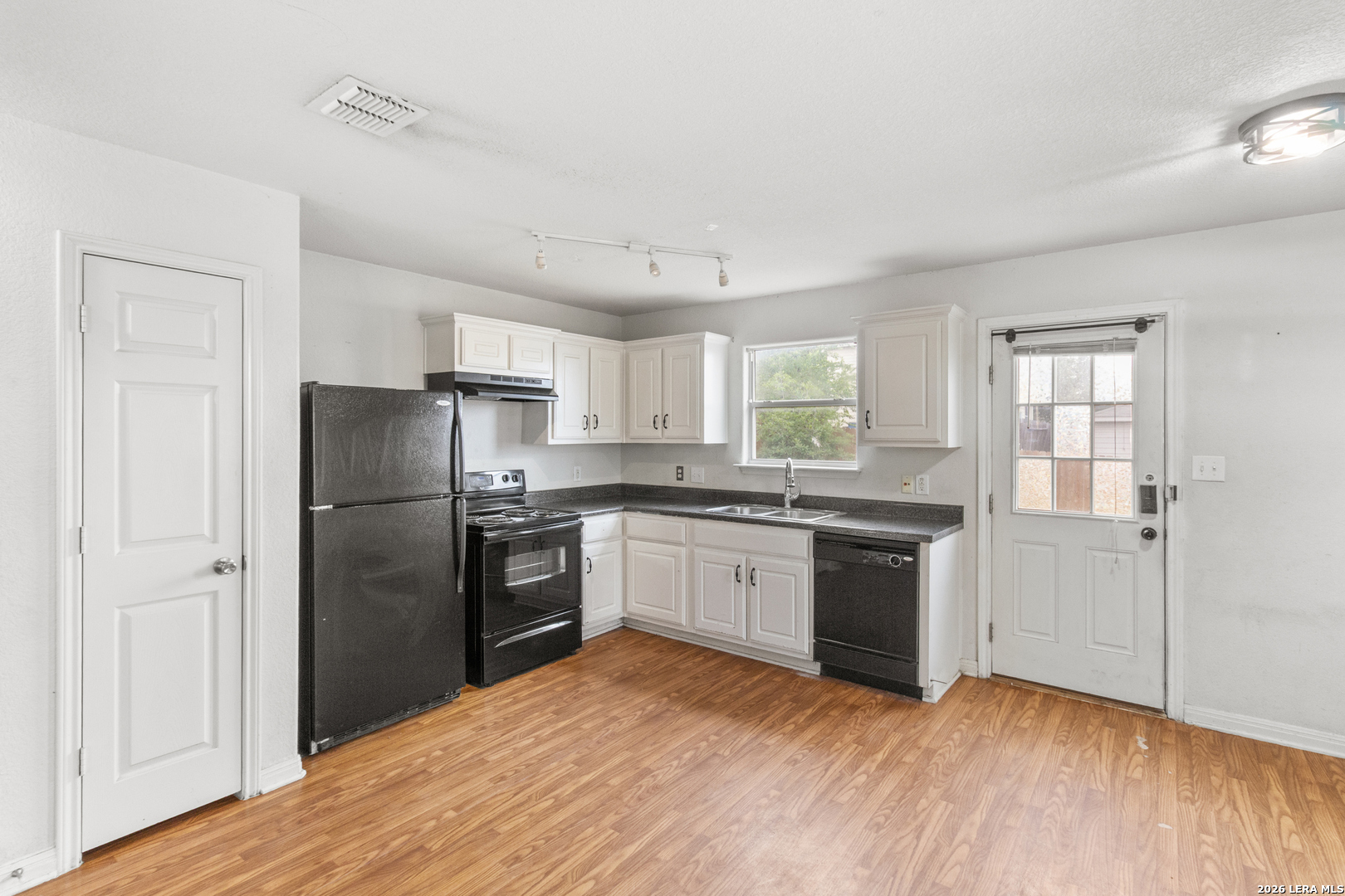 5727 Hickory Canyon San Antonio TX 78252