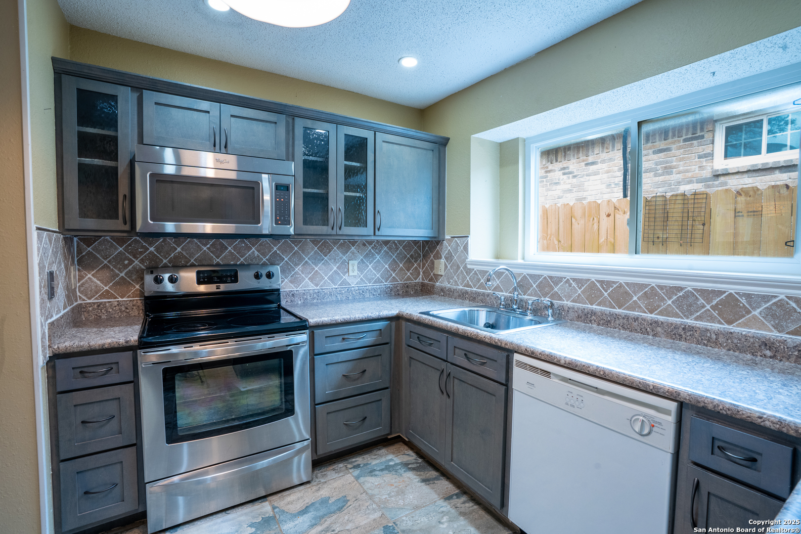 7813 Forest Briar Live Oak TX 78233