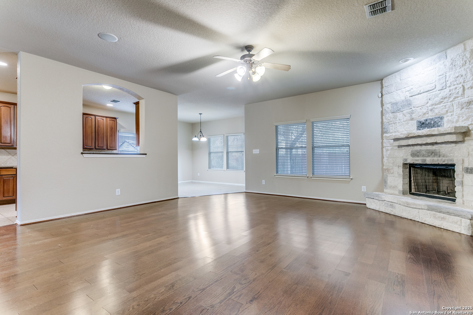 3418 Alonzo Fields Converse TX 78109