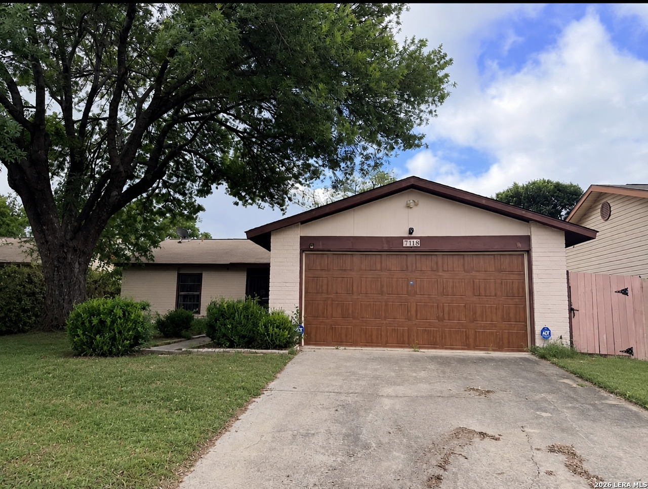 7118 Moss Creek San Antonio TX 78238
