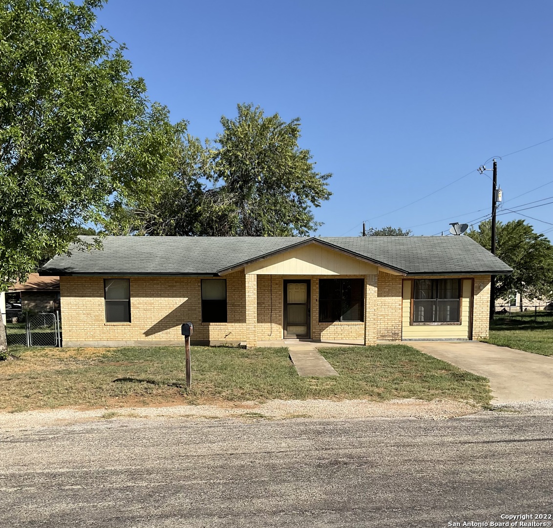 619 Mimosa Drive Floresville TX 78114